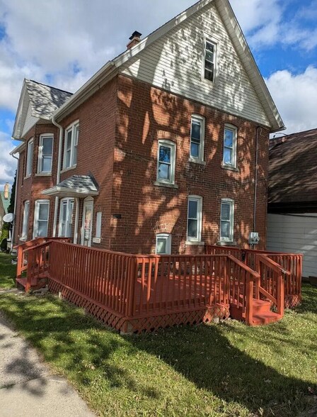 Primary Photo - 729 Montana Ave