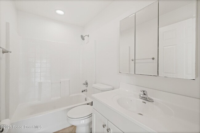 Building Photo - 156 Wilson Ave