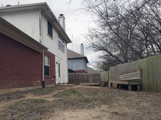 Building Photo - 3/2.5/2 in Sherman’s Pebblebrook Neighborhood