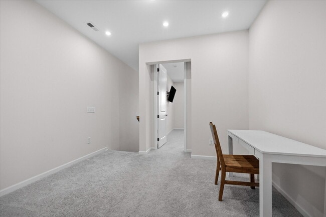 Building Photo - "Spacious 3-Bed Townhouse  with 2.5 Baths at 217 Brooks Springs Drive, Fort Mill!"