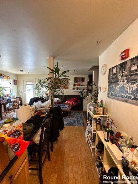Primary Photo - 34 Raymond St