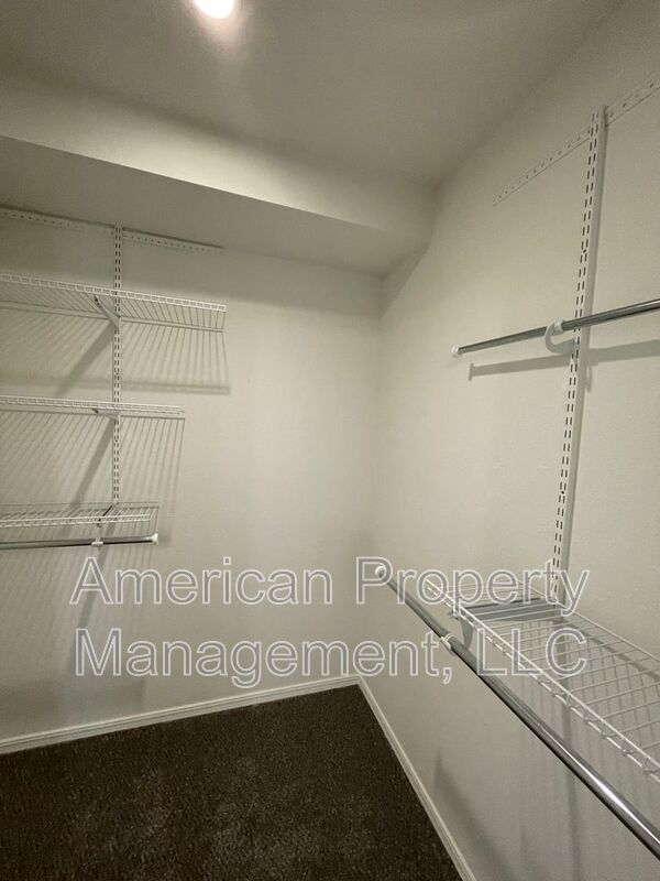 Building Photo - 1704 W 62nd St S