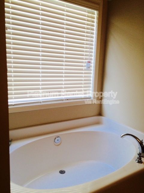 Building Photo - 2635 Runnymede Ct
