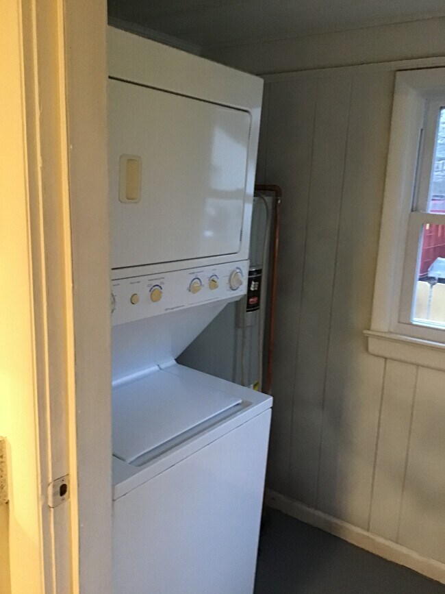 W/D - 811 N Royal Ave