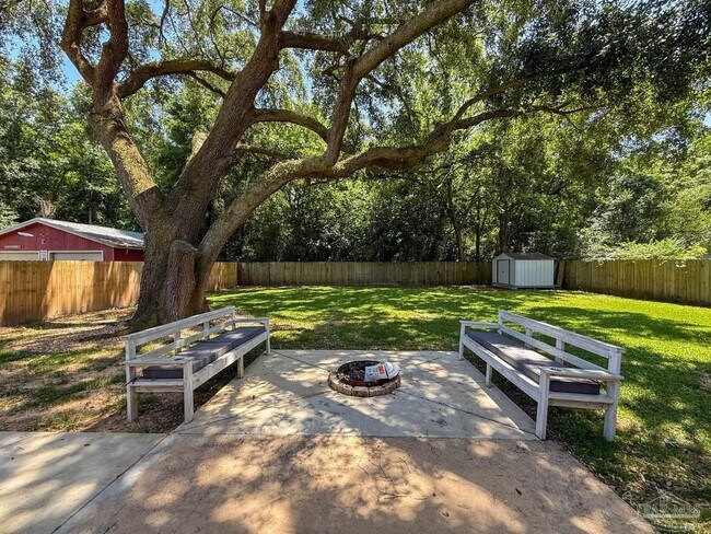 Building Photo - 1501 Croquet Dr