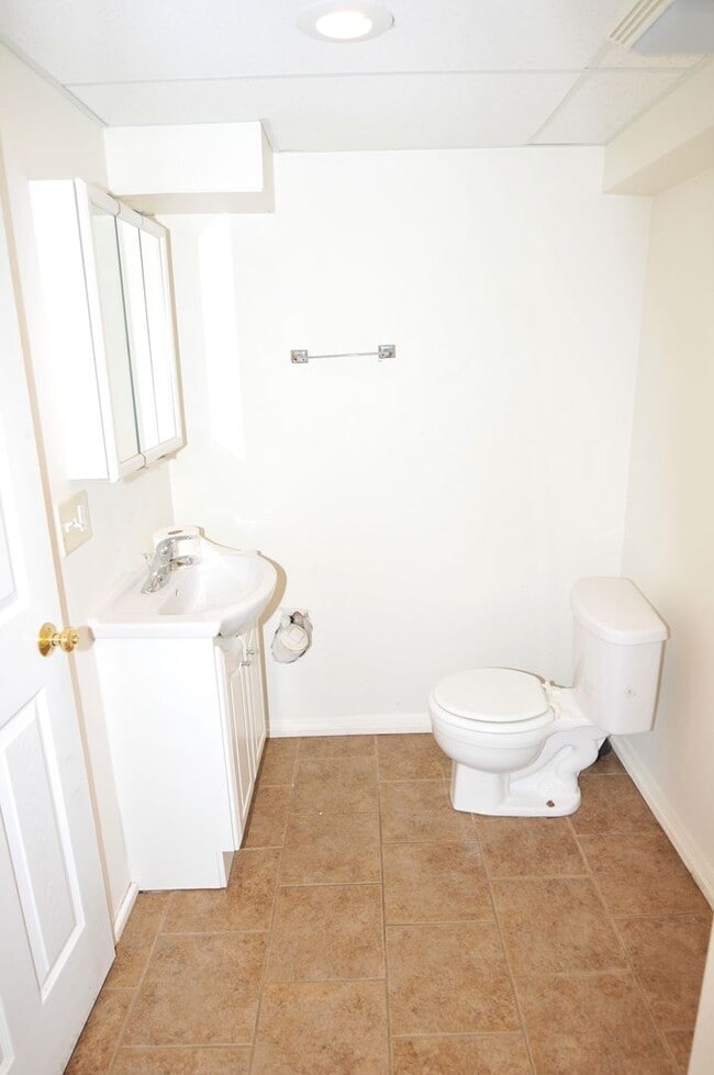 Building Photo - Great 7 bedroom 3 bath House located in St Cloud MN