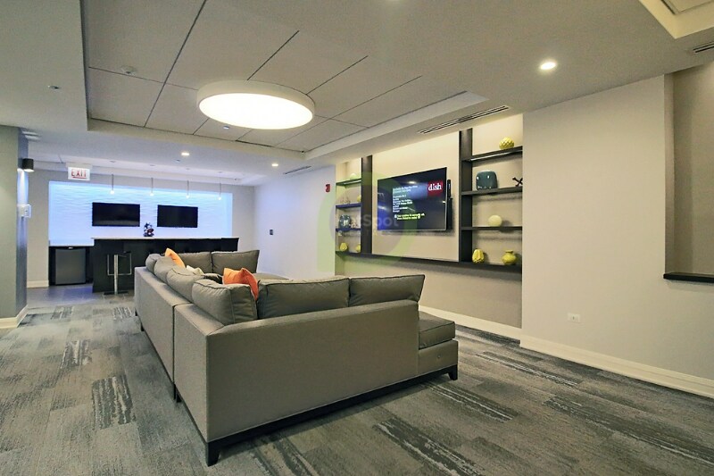 Building Photo - 210 E Chestnut St