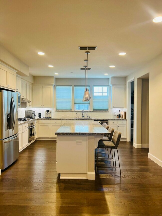 Building Photo - 1494 Arcangel Ter