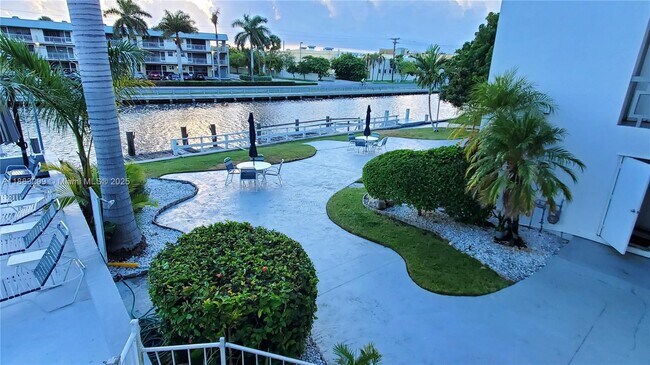 Building Photo - 467 Golden Isles Dr