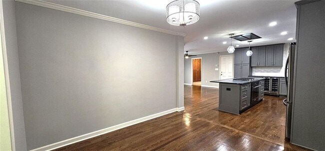 Building Photo - 1310 Poplarcrest Cir SE