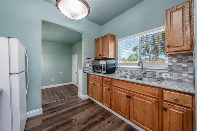Primary Photo - CUSD Home, 3BR/1BA, Modern Updates - Built...