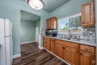 Building Photo - CUSD Home, 3BR/1BA, Modern Updates - Built...