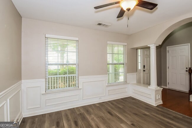 Building Photo - 147 Hidden Lake Cir