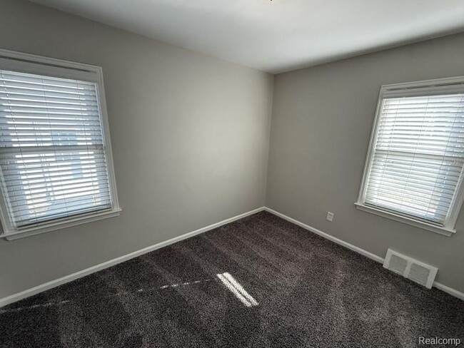 Building Photo - 13661 Kingston St