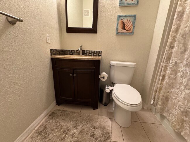 Building Photo - Fully Furnished 2-Bed, 2-Bath Condo with W...