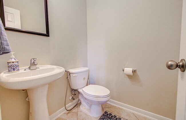Building Photo - 26427 Sagewood Forest Dr