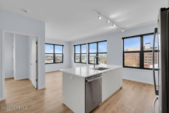 Building Photo - 1150 Kingsley St