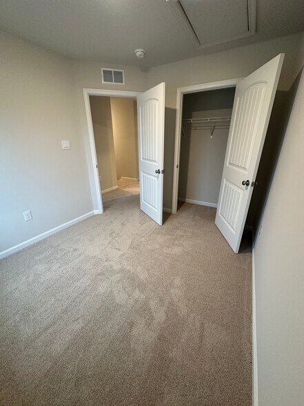 Building Photo - 10964 Farmerfield St