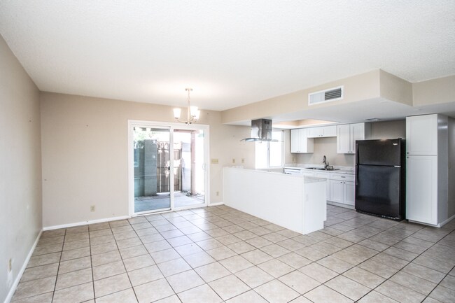 Building Photo - 3Br in gated community