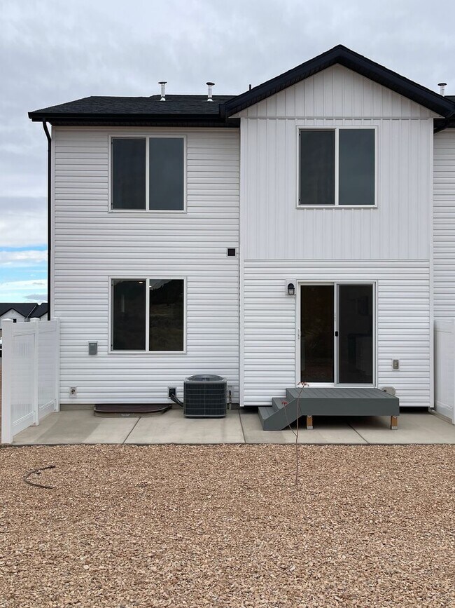 Building Photo - LaGrand at Old Sorrel!!