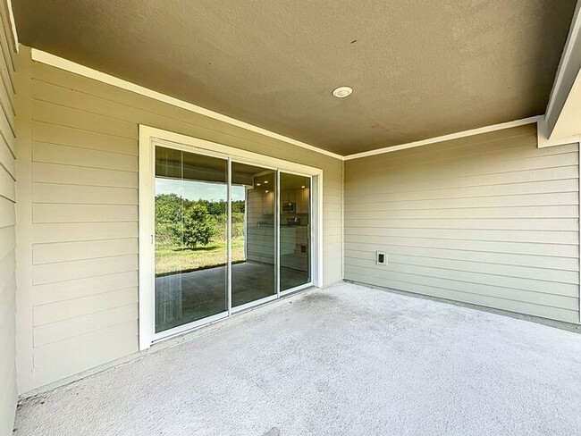 Building Photo - RESORT STYLE HOME IN STOREY CREEK