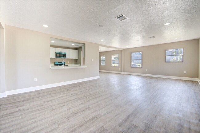 Building Photo - 3020 2nd Ave N