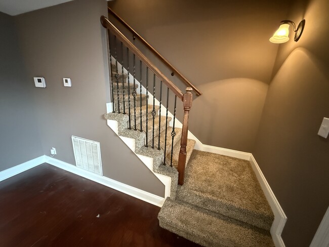 Building Photo - 113 Grassmire Dr