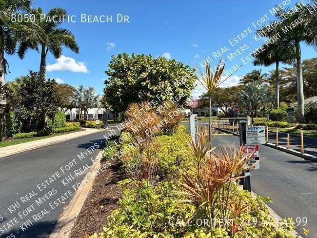 Building Photo - 8050 Pacific Beach Dr