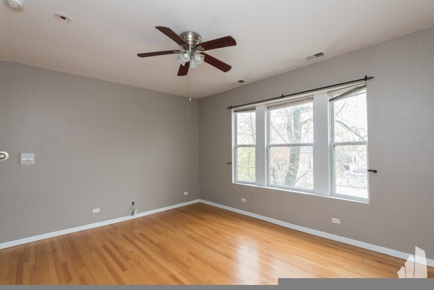 Primary Photo - 2009 W Cortez St