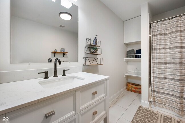 Building Photo - 1419 Wright St