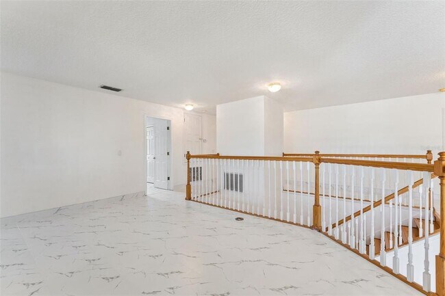 Building Photo - 2205 Wintermere Pointe Dr