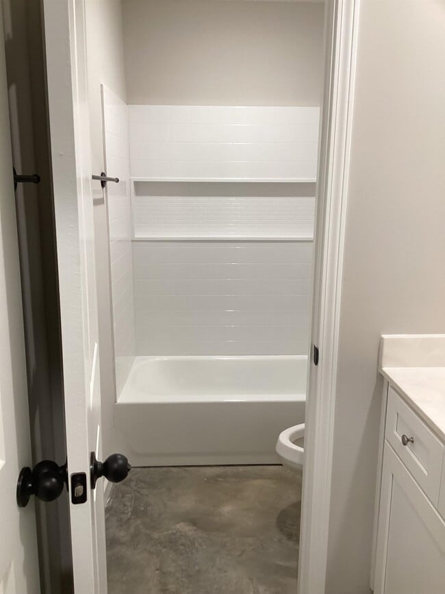 Building Photo - 4483 Sunny View Dr