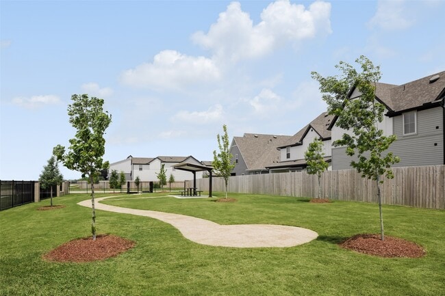 Building Photo - 4930 San Fabiano Ct