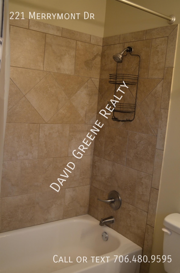 Building Photo - 221 Merrymont Dr
