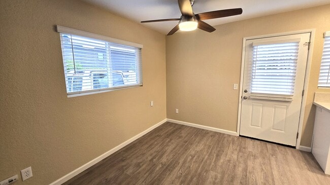 Building Photo - 542-546 3rd St