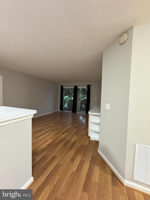 Building Photo - 1061 Gardenview Loop