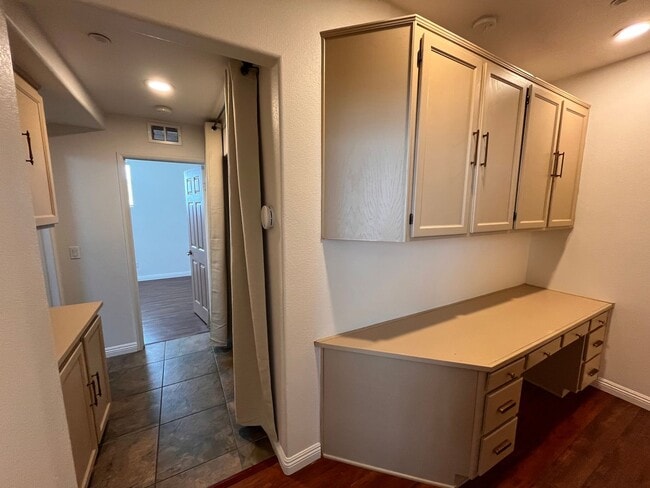 Building Photo - 1313 Mother Lode Way