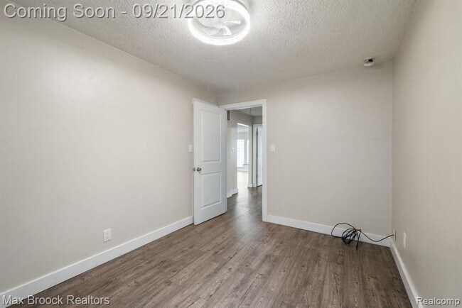 Building Photo - 4151 Bluebird Dr