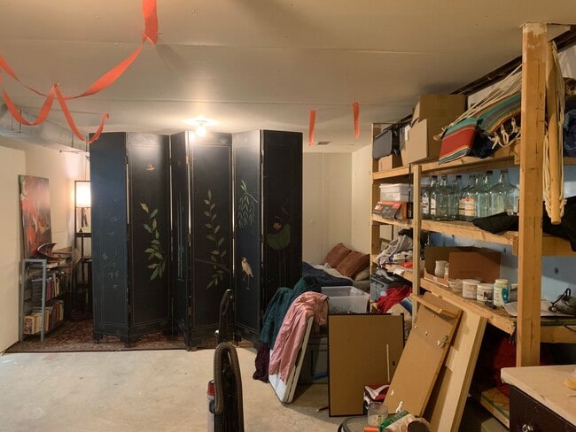 Building Photo - Spacious 3 bed/3 bath Home near Switchyard Park!