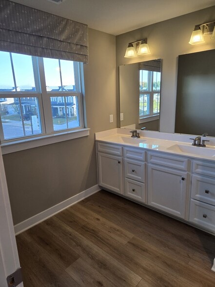 Master Bath - 569 Impala Trce