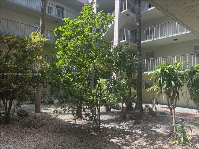 Building Photo - 1820 SW 81st Ave