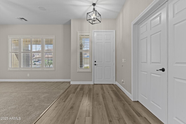 Building Photo - 9733 W Hedge Hog Pl