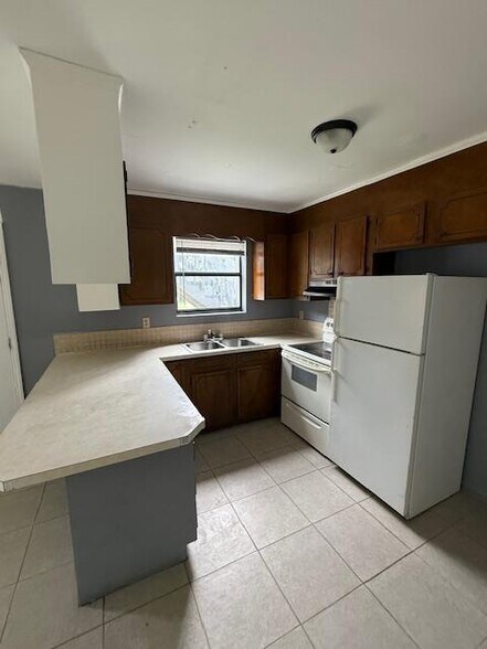 Building Photo - 1502 Oakshire Ct
