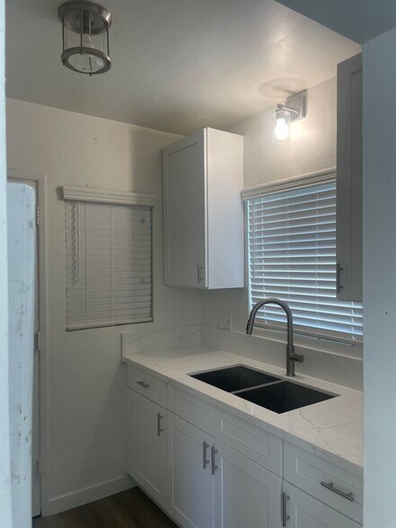 Building Photo - 5509 Cerritos Ave