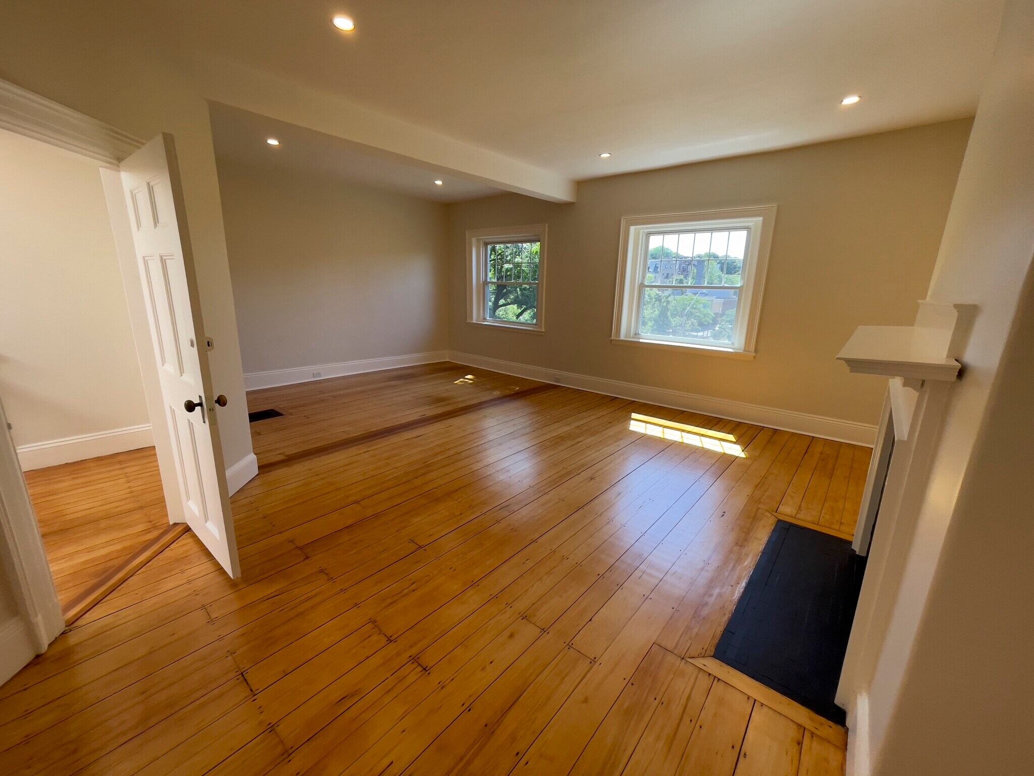 Building Photo - 1716 Beacon St