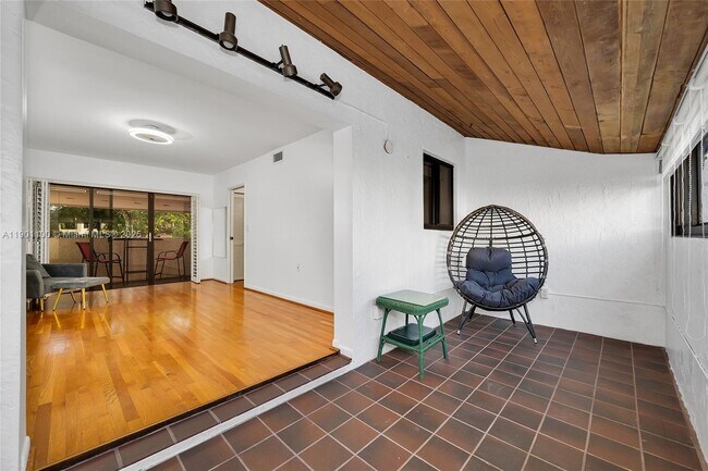 Building Photo - 2600 Cardena St