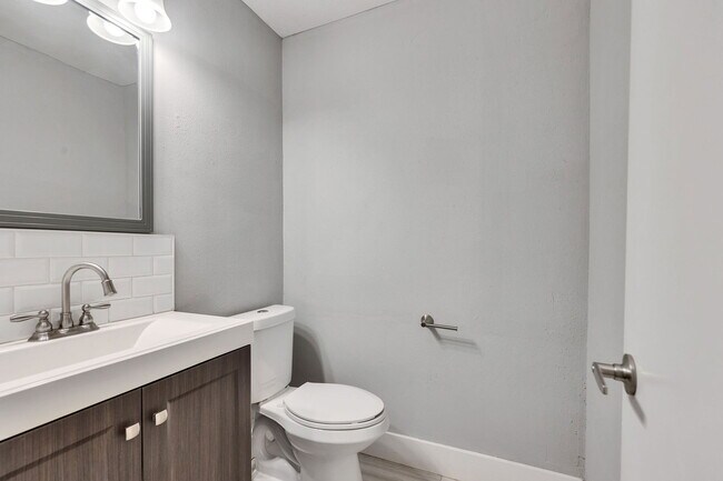 Building Photo - 4721 Blueberry Trail