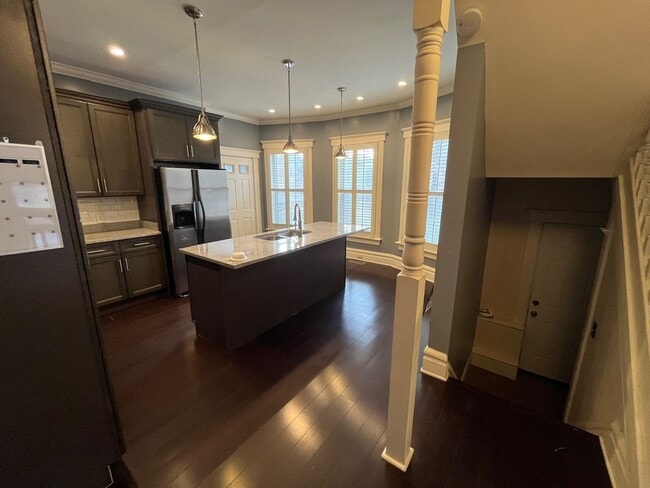 Building Photo - 991-993 Bryden Road