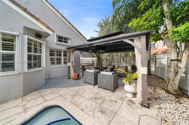 Building Photo - 366 Bedford Ave