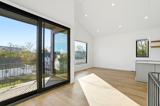 Building Photo - 33 N Blacksmith Ln